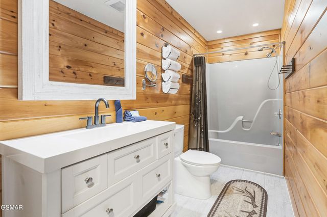 1944 Anderson Way, Sevierville, TN 37876