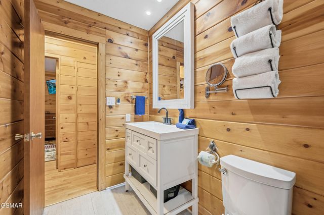 1944 Anderson Way, Sevierville, TN 37876