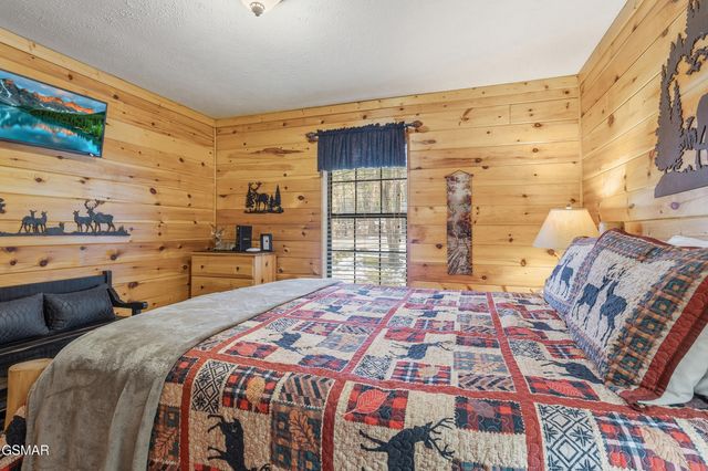 1944 Anderson Way, Sevierville, TN 37876