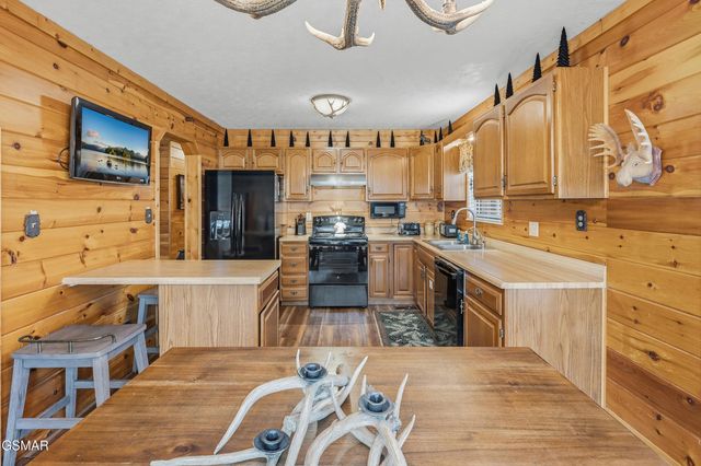 1944 Anderson Way, Sevierville, TN 37876