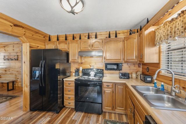 1944 Anderson Way, Sevierville, TN 37876