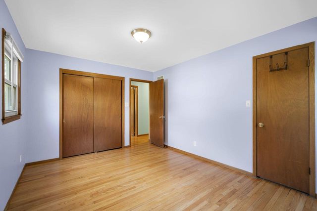 7565 S Lenox AVENUE, Oak Creek, WI 53154