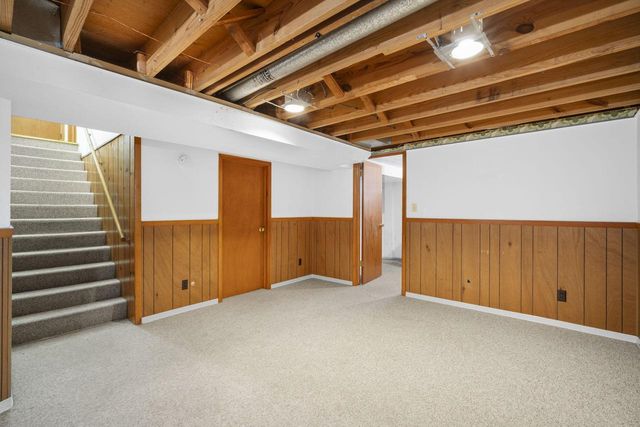 7565 S Lenox AVENUE, Oak Creek, WI 53154