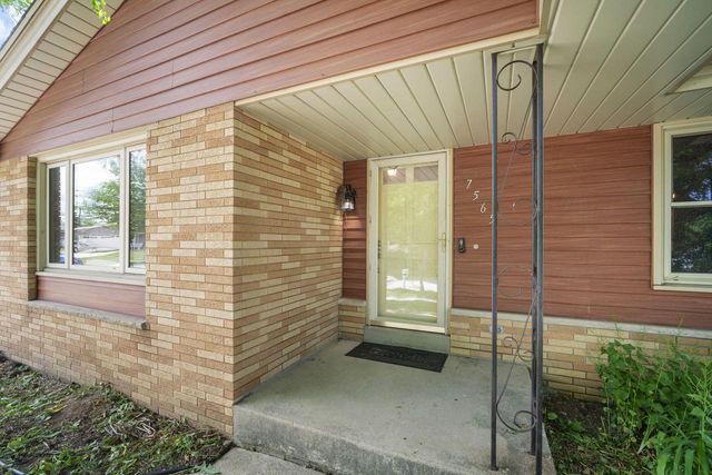 7565 S Lenox AVENUE, Oak Creek, WI 53154