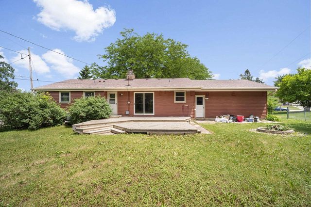 7565 S Lenox AVENUE, Oak Creek, WI 53154