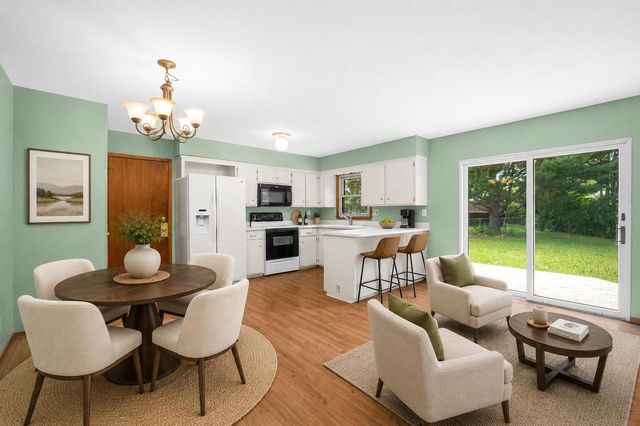 7565 S Lenox AVENUE, Oak Creek, WI 53154