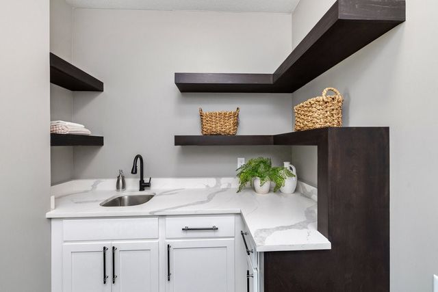 80 NW Alderleaf Drive, Waukee, IA 50263