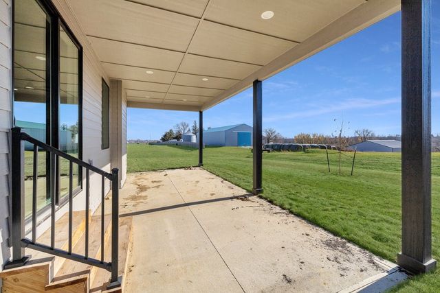 80 NW Alderleaf Drive, Waukee, IA 50263