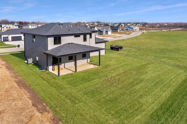 80 NW Alderleaf Drive, Waukee, IA 50263