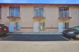 990 NW 78th Ave 8E, Miami, FL 33126