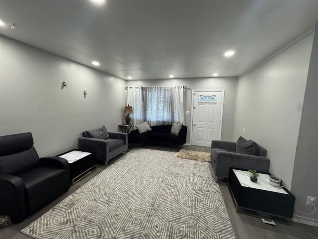24104 Hass Street, Dearborn Heights, MI 48127