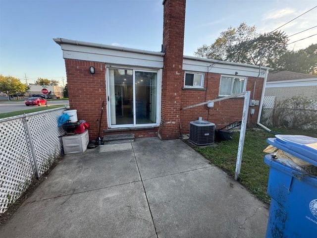 24104 Hass Street, Dearborn Heights, MI 48127