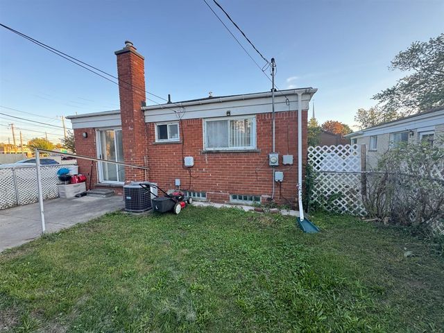 24104 Hass Street, Dearborn Heights, MI 48127