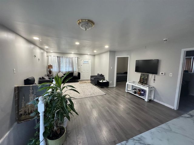 24104 Hass Street, Dearborn Heights, MI 48127