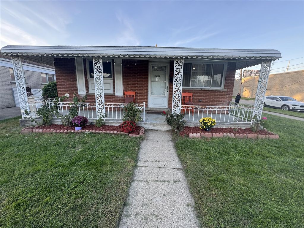 24104 Hass Street, Dearborn Heights, MI 48127