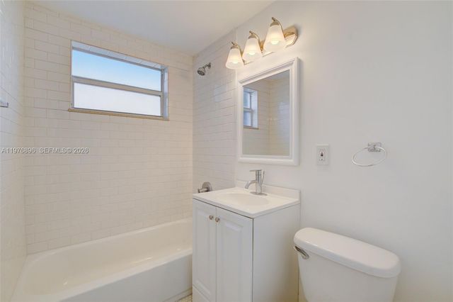 8000 NE Bayshore Ct 118, Miami, FL 33138