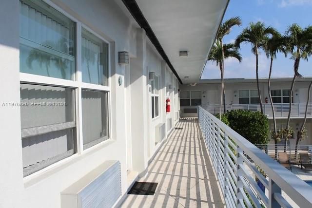 8000 NE Bayshore Ct 118, Miami, FL 33138