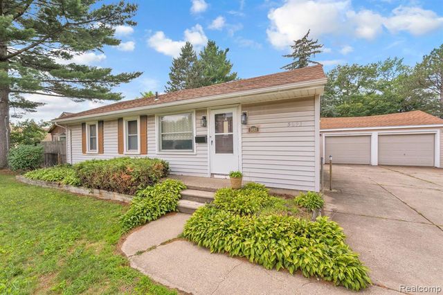 5693 Colonial Street, Dearborn Heights, MI 48127