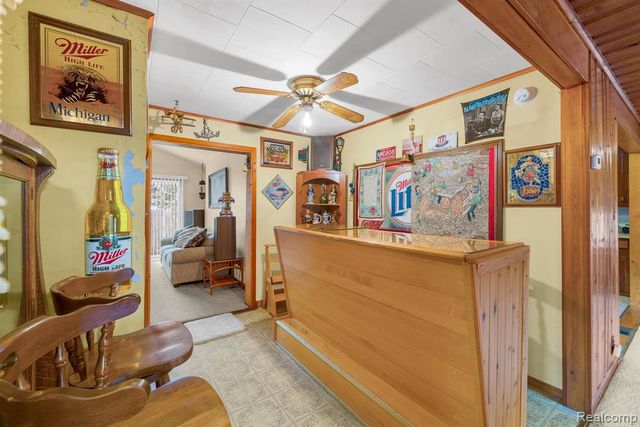5693 Colonial Street, Dearborn Heights, MI 48127
