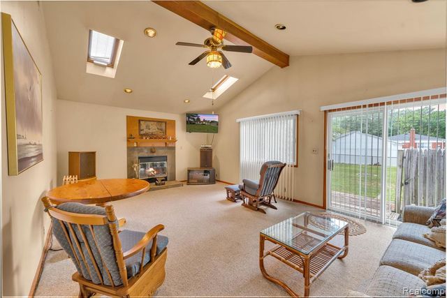 5693 Colonial Street, Dearborn Heights, MI 48127