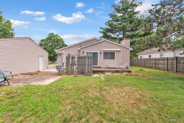 5693 Colonial Street, Dearborn Heights, MI 48127