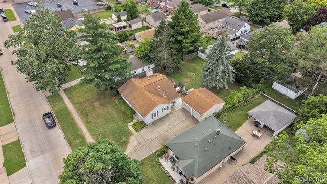 5693 Colonial Street, Dearborn Heights, MI 48127
