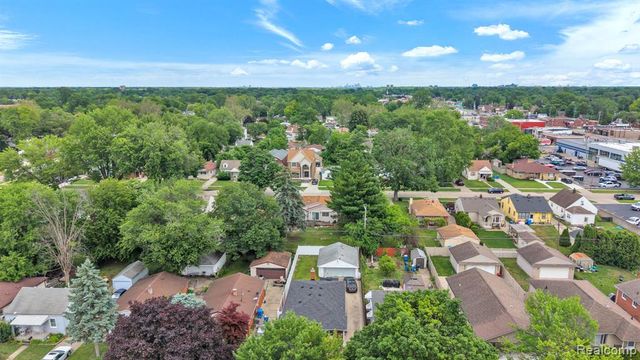 5693 Colonial Street, Dearborn Heights, MI 48127