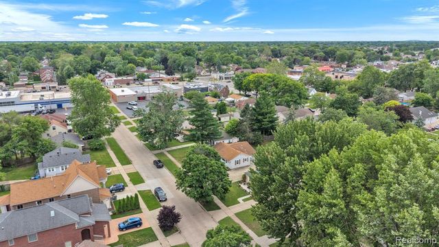 5693 Colonial Street, Dearborn Heights, MI 48127