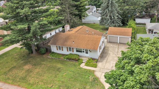 5693 Colonial Street, Dearborn Heights, MI 48127