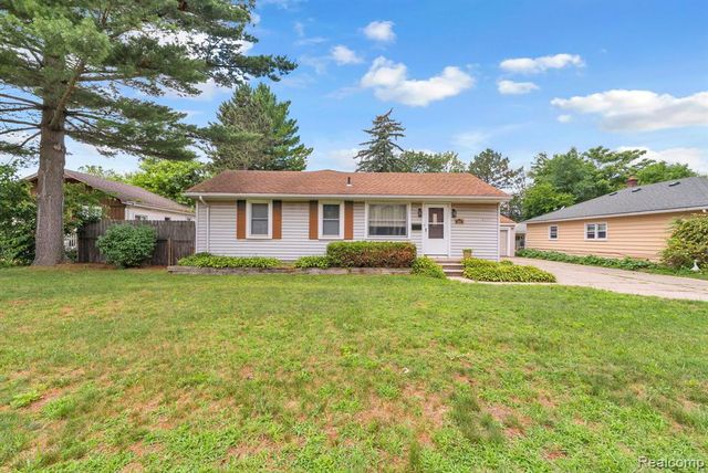 5693 Colonial Street, Dearborn Heights, MI 48127