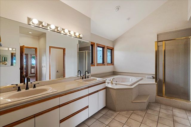 46 N Iwa Pl, Lahaina, HI 96761