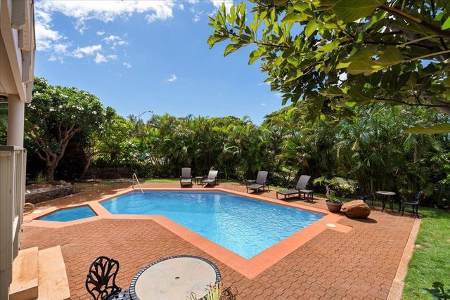 46 N Iwa Pl, Lahaina, HI 96761