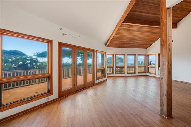 46 N Iwa Pl, Lahaina, HI 96761