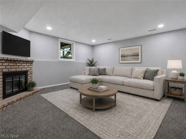6518 Lorraine Avenue NW, Massillon, OH 44646