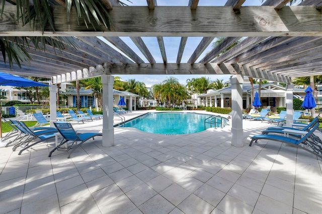 814 BAY COLONY Drive S, Juno Beach, FL 33408