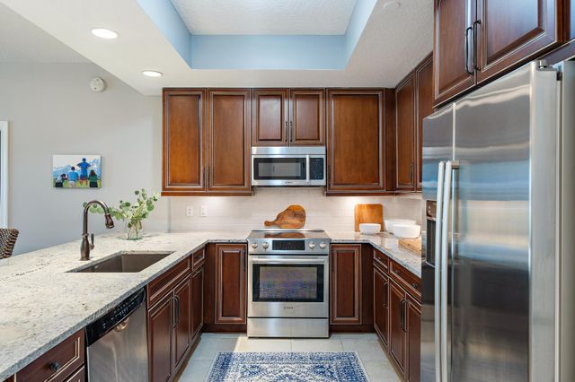 814 BAY COLONY Drive S, Juno Beach, FL 33408
