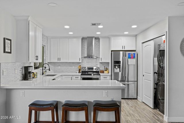 4470 E BELLEVIEW Street, Phoenix, AZ 85008