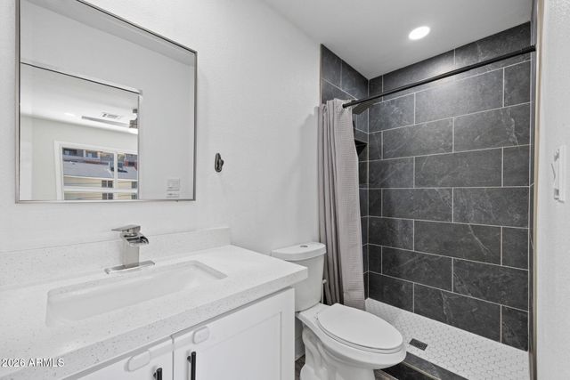 4470 E BELLEVIEW Street, Phoenix, AZ 85008