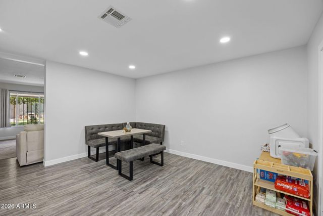 4470 E BELLEVIEW Street, Phoenix, AZ 85008