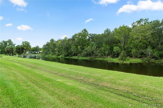 242 N Golf Harbor Path, Inverness, FL 34450