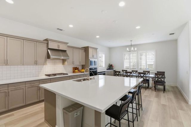 486 Lassen Way, Marina, CA 93933