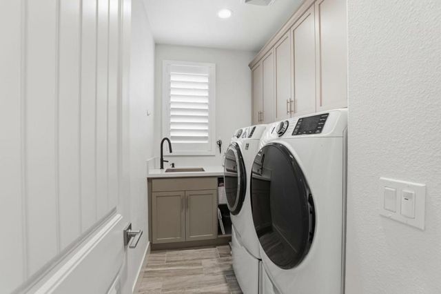 486 Lassen Way, Marina, CA 93933