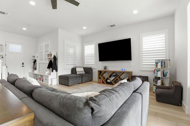 486 Lassen Way, Marina, CA 93933