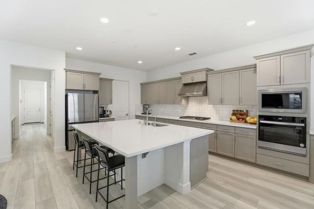 486 Lassen Way, Marina, CA 93933