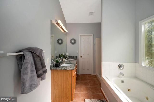 216 BATTLEFIELD RD, Locust Grove, VA 22508