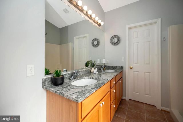 216 BATTLEFIELD RD, Locust Grove, VA 22508