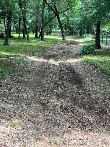 229 Blue Hill, Bokchito, OK 74726