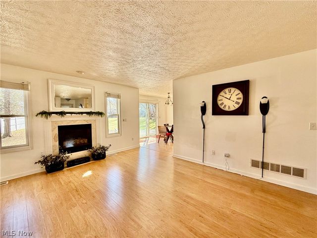 8524 Manchester Avenue NW, Canal Fulton, OH 44614