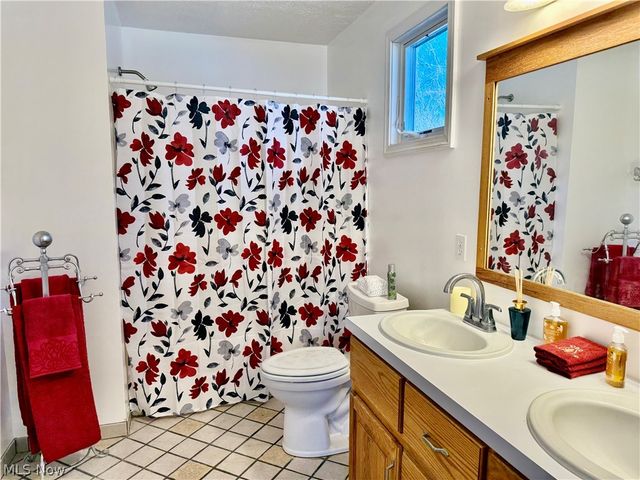 8524 Manchester Avenue NW, Canal Fulton, OH 44614