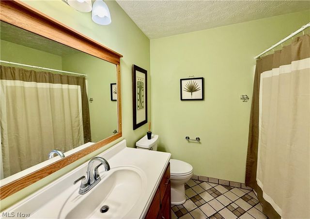 8524 Manchester Avenue NW, Canal Fulton, OH 44614